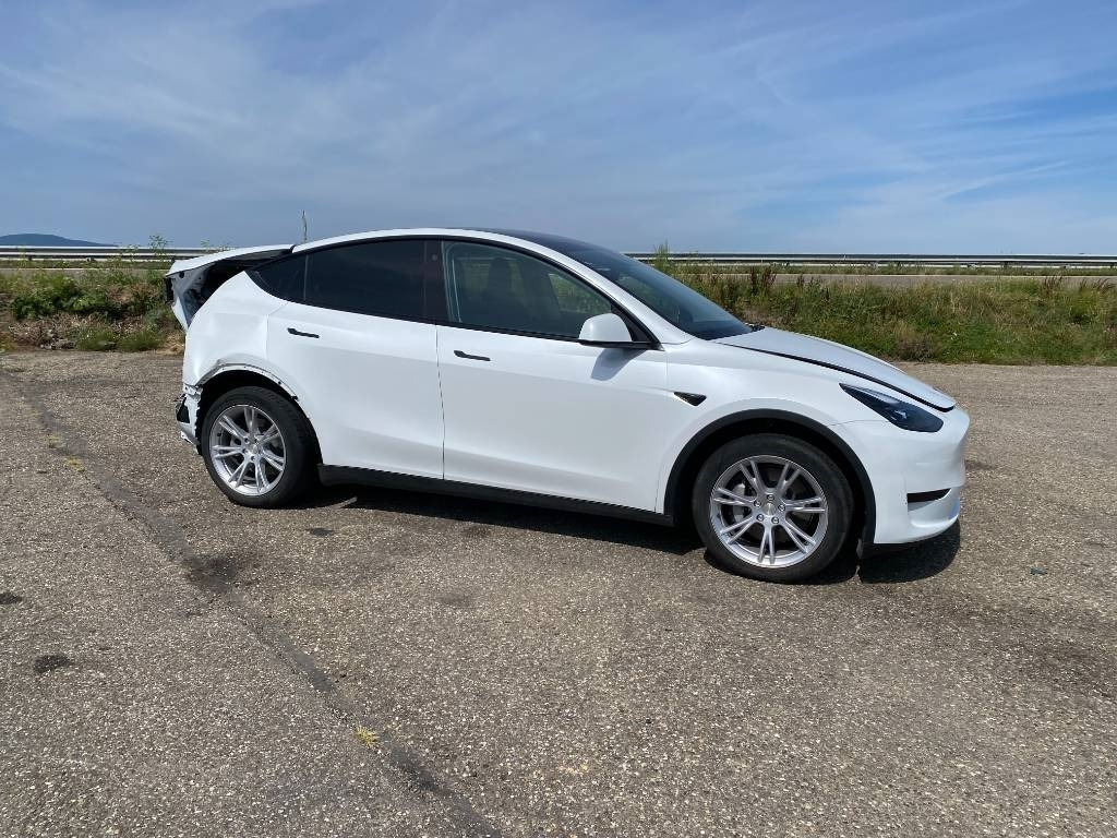Tesla Model Y RWD / Origine Française endommagée - Samochód osobowy: zdjęcie 3 Tesla Model Y RWD / Origine Française endommagée - Samochód osobowy: zdjęcie 3