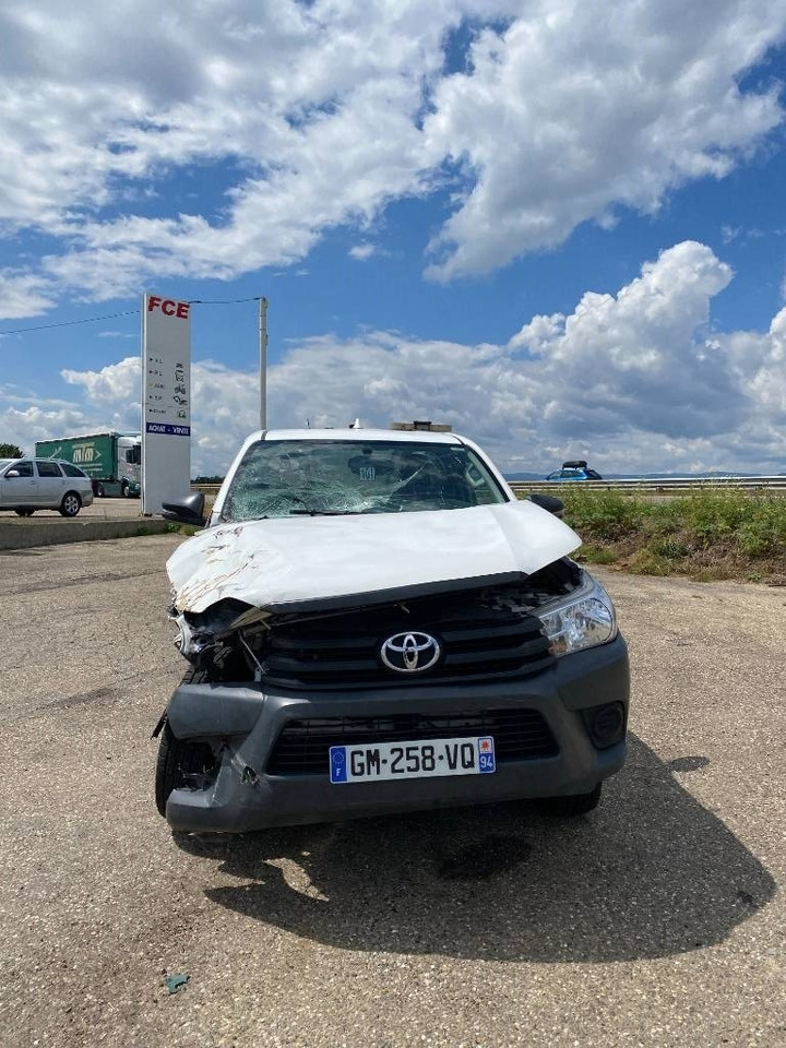 Toyota HILUX 2.4 D4D /MINIMAX COMBINE LONGWAY endommagé - Samochód asenizacyjny: zdjęcie 2 Toyota HILUX 2.4 D4D /MINIMAX COMBINE LONGWAY endommagé - Samochód asenizacyjny: zdjęcie 2