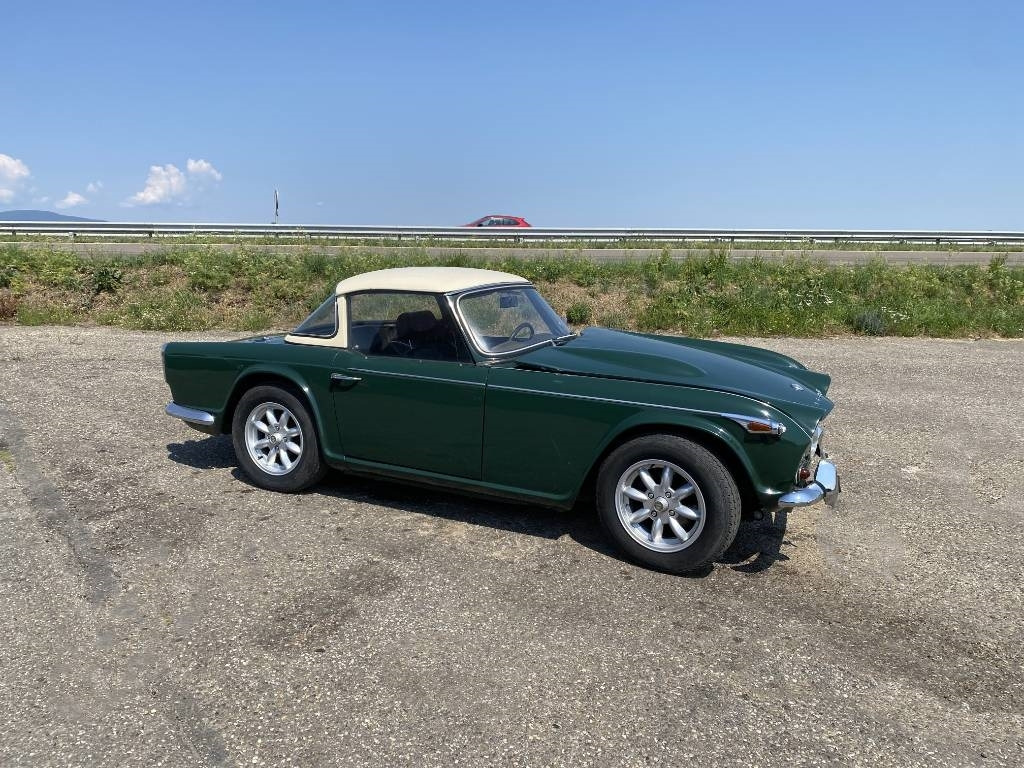 Triumph TR4-A + Hard Top / OldTimer endommagé - Samochód osobowy: zdjęcie 3 Triumph TR4-A + Hard Top / OldTimer endommagé - Samochód osobowy: zdjęcie 3