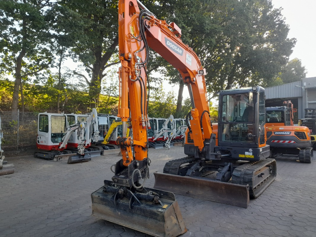 Doosan DX85R-3 - Koparka: zdjęcie 1 Doosan DX85R-3 - Koparka: zdjęcie 1