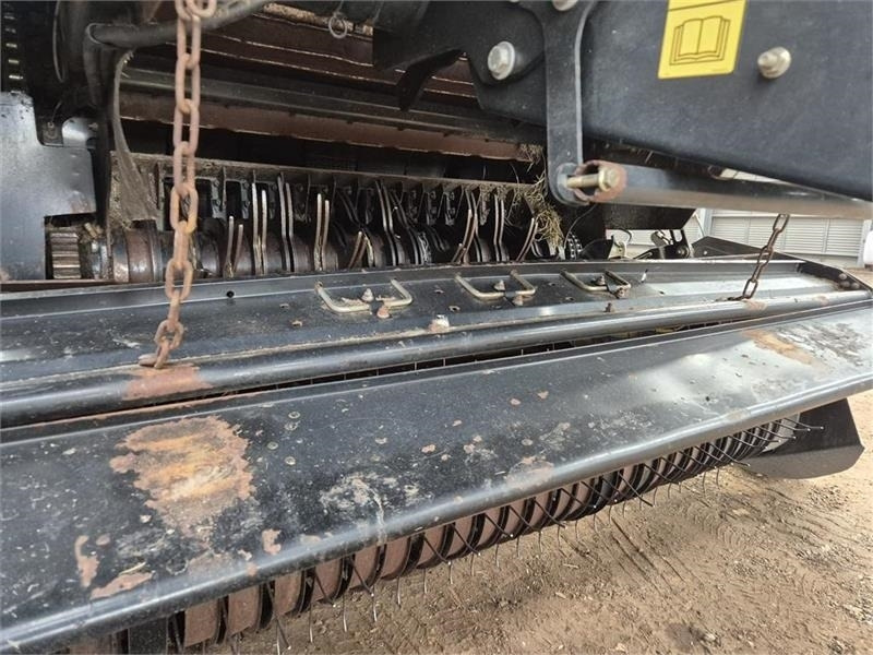 New Holland BR7070 med rotorsnitter Snitter - Prasa rolująca: zdjęcie 3 New Holland BR7070 med rotorsnitter Snitter - Prasa rolująca: zdjęcie 3