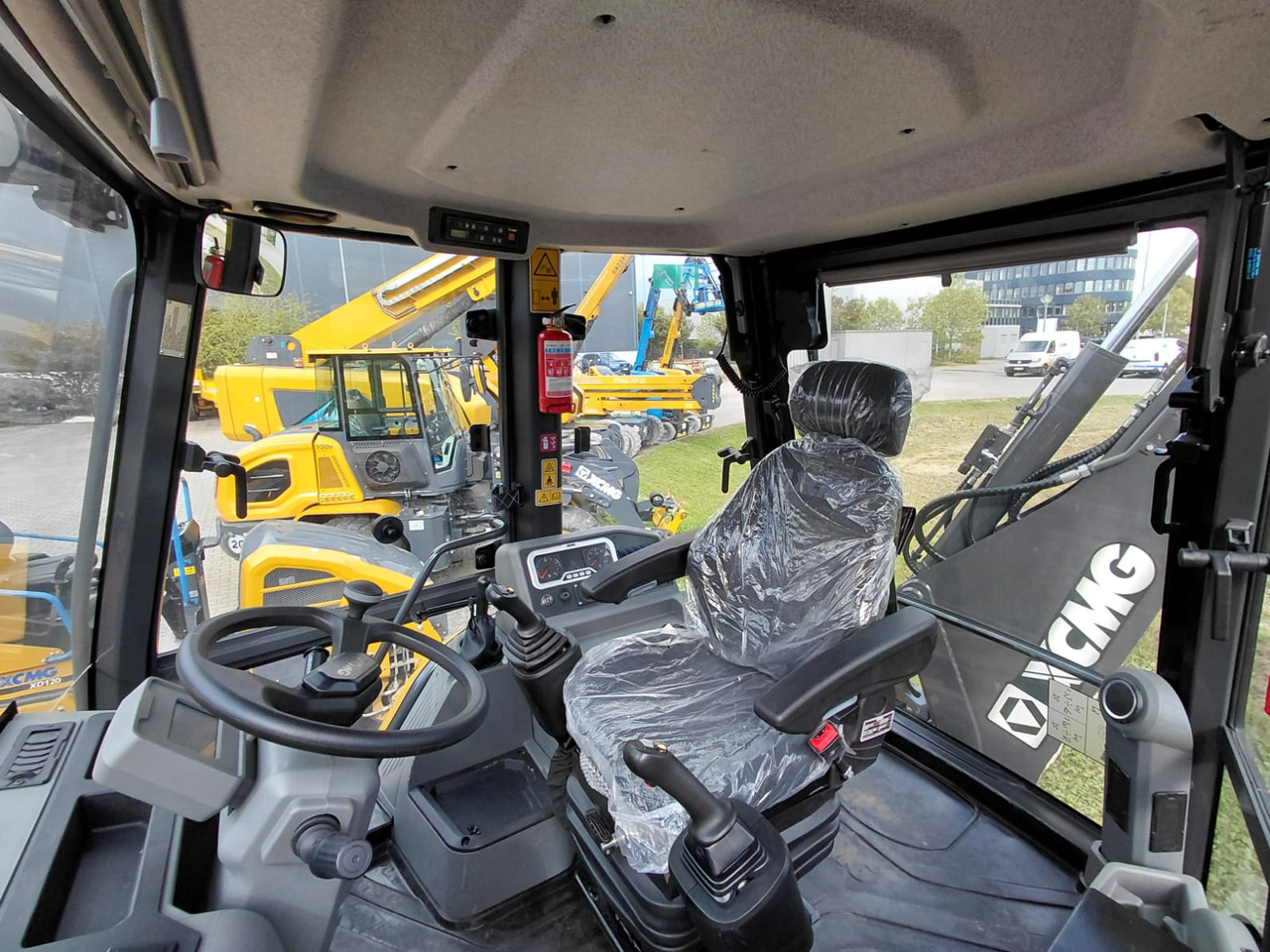 XCMG XC8-S3580 - Koparko-ładowarka: zdjęcie 5 XCMG XC8-S3580 - Koparko-ładowarka: zdjęcie 5