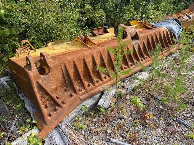 Komatsu D 155 AX - Lemiesz: zdjęcie 1 Komatsu D 155 AX - Lemiesz: zdjęcie 1