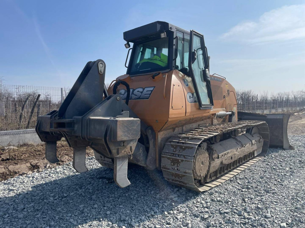 CASE - Spycharka: zdjęcie 3 CASE - Spycharka: zdjęcie 3