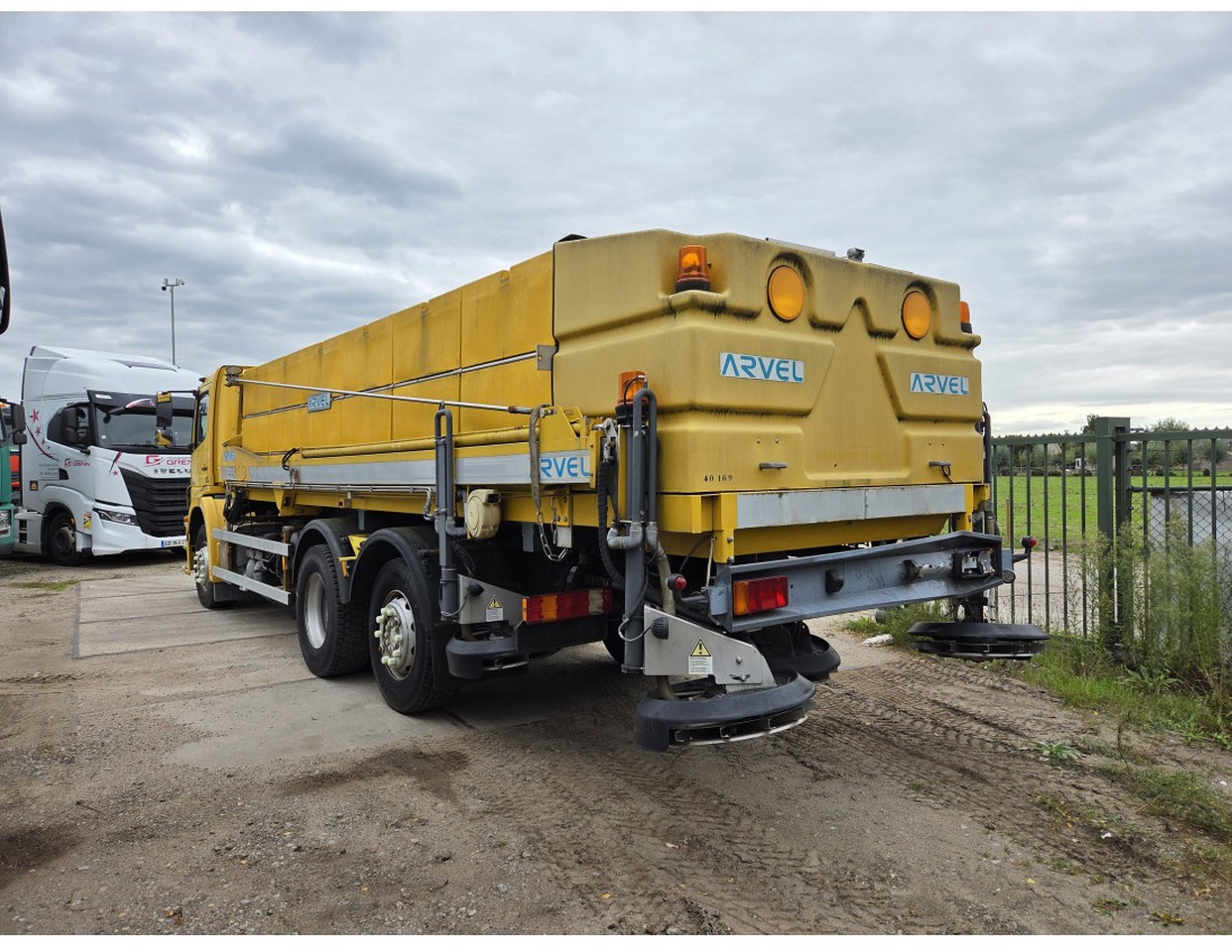 MERCEDES AXOR 2533 6X2 CHASSIS LOW MILEAGE - Samochód ciężarowe pod zabudowę, Maszyna do odśnieżania: zdjęcie 2 MERCEDES AXOR 2533 6X2 CHASSIS LOW MILEAGE - Samochód ciężarowe pod zabudowę, Maszyna do odśnieżania: zdjęcie 2