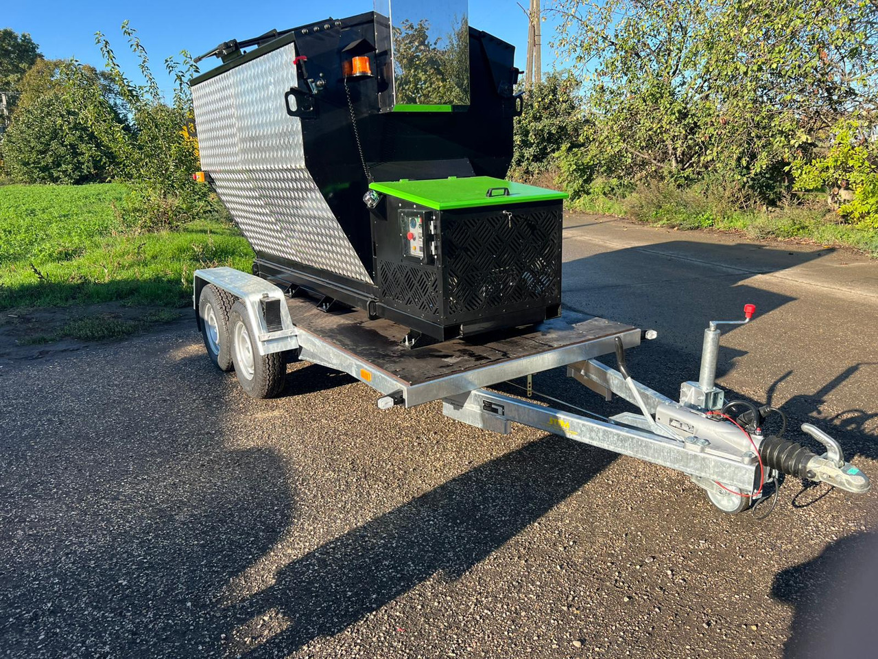 TICAB Asphalt Hot Box from the Manufacturer for 2,8 t, termiskais bunkurs asfaltam HB-2 - Maszyna drogowa: zdjęcie 1 TICAB Asphalt Hot Box from the Manufacturer for 2,8 t, termiskais bunkurs asfaltam HB-2 - Maszyna drogowa: zdjęcie 1