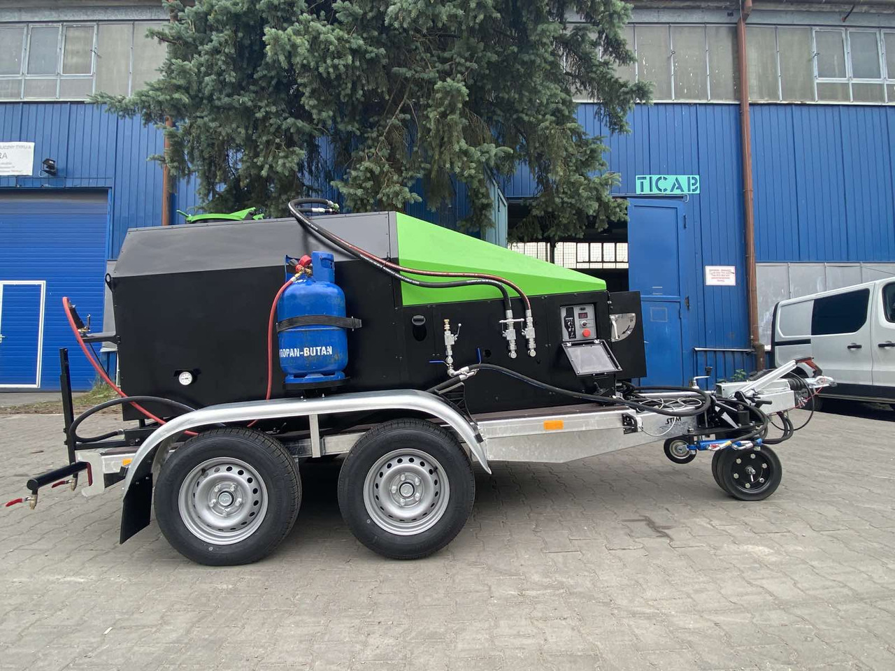 TICAB SelfPropelled Bitumen Emulsion Sprayer,1000L,Manufacturer - Skrapiarka: zdjęcie 1 TICAB SelfPropelled Bitumen Emulsion Sprayer,1000L,Manufacturer - Skrapiarka: zdjęcie 1