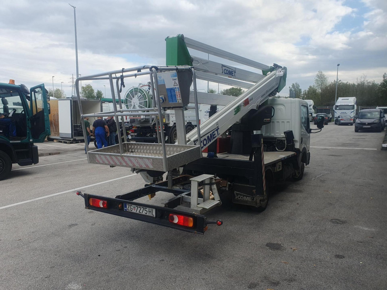 NISSAN Cabstar NT400 - Podnośnik koszowy w samochody ciężarowe: zdjęcie 4 NISSAN Cabstar NT400 - Podnośnik koszowy w samochody ciężarowe: zdjęcie 4