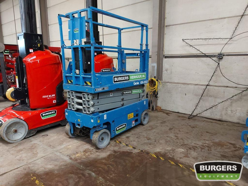 Genie GS1932 - Podnośnik nożycowy: zdjęcie 1 Genie GS1932 - Podnośnik nożycowy: zdjęcie 1