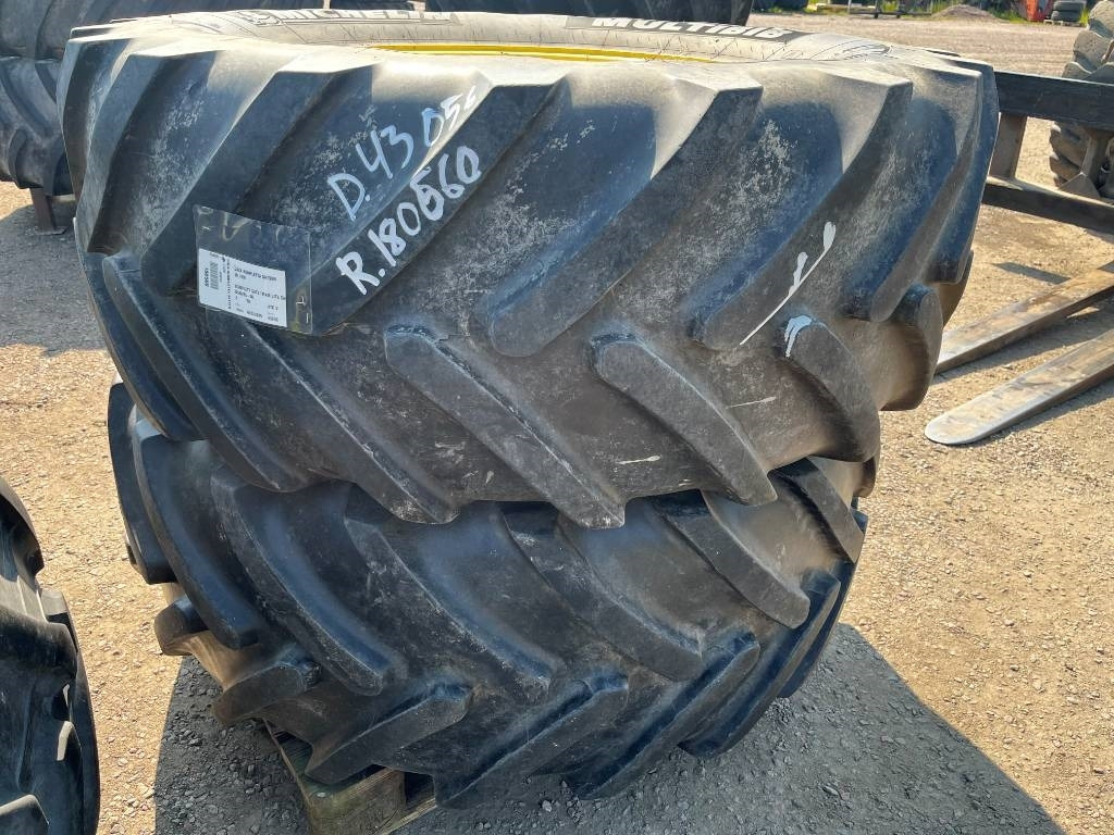Michelin 540/65R30 till John Deere 7430 - Opona do Maszyn rolniczych: zdjęcie 1 Michelin 540/65R30 till John Deere 7430 - Opona do Maszyn rolniczych: zdjęcie 1