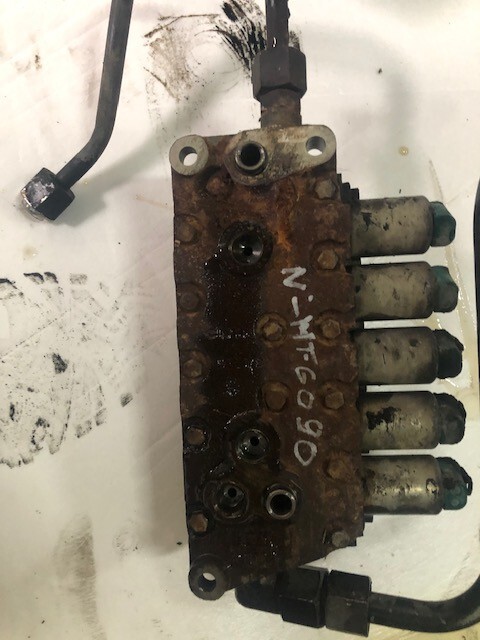 Blok Zaworowy Skrzyni Biegów - Auto Command - New Holland - Skrzynia biegów do Maszyn rolniczych: zdjęcie 4 Blok Zaworowy Skrzyni Biegów - Auto Command - New Holland - Skrzynia biegów do Maszyn rolniczych: zdjęcie 4