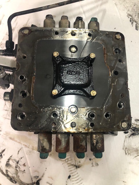 Blok Zaworowy Skrzyni Biegów - Auto Command - New Holland - Skrzynia biegów do Maszyn rolniczych: zdjęcie 3 Blok Zaworowy Skrzyni Biegów - Auto Command - New Holland - Skrzynia biegów do Maszyn rolniczych: zdjęcie 3