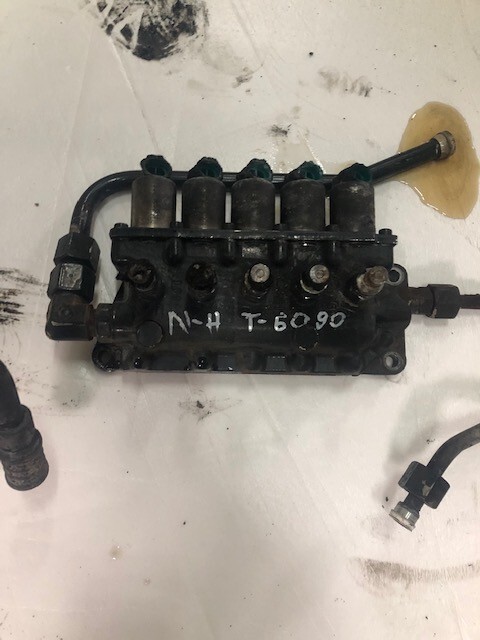 Blok Zaworowy Skrzyni Biegów - Auto Command - New Holland - Skrzynia biegów do Maszyn rolniczych: zdjęcie 2 Blok Zaworowy Skrzyni Biegów - Auto Command - New Holland - Skrzynia biegów do Maszyn rolniczych: zdjęcie 2