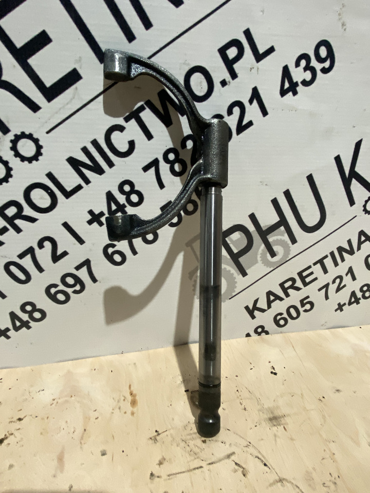 Case 5120 5130 5140 5150 5250 - widełki skrzyni biegów A188233 - Skrzynia biegów i części do Maszyn rolniczych: zdjęcie 1 Case 5120 5130 5140 5150 5250 - widełki skrzyni biegów A188233 - Skrzynia biegów i części do Maszyn rolniczych: zdjęcie 1