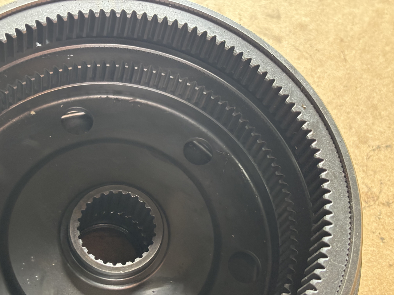 Claas AXION 830 Wieniec przekładni Jarzmo Koło Dzwon - Skrzynia biegów i części do Maszyn rolniczych: zdjęcie 2 Claas AXION 830 Wieniec przekładni Jarzmo Koło Dzwon - Skrzynia biegów i części do Maszyn rolniczych: zdjęcie 2