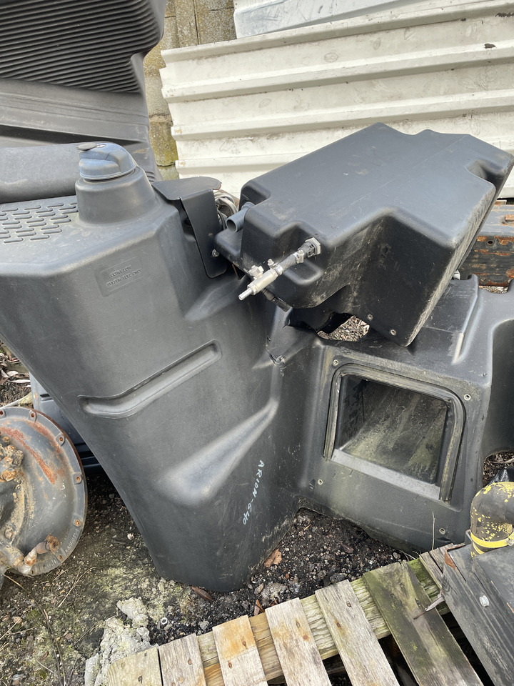 Claas Arion 610 620 630 640 650 - zbiornik paliwa bak 0021983240 - Zbiornik paliwa do Traktorów rolniczych: zdjęcie 1 Claas Arion 610 620 630 640 650 - zbiornik paliwa bak 0021983240 - Zbiornik paliwa do Traktorów rolniczych: zdjęcie 1