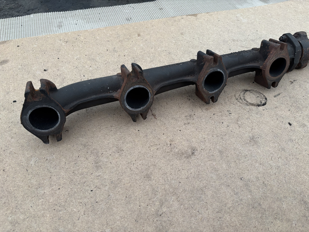 Claas LEXION 780 KOLEKTOR WYDECHOWY 5421420601 - Rura wydechowa do Kombajnów zbożowych: zdjęcie 2 Claas LEXION 780 KOLEKTOR WYDECHOWY 5421420601 - Rura wydechowa do Kombajnów zbożowych: zdjęcie 2