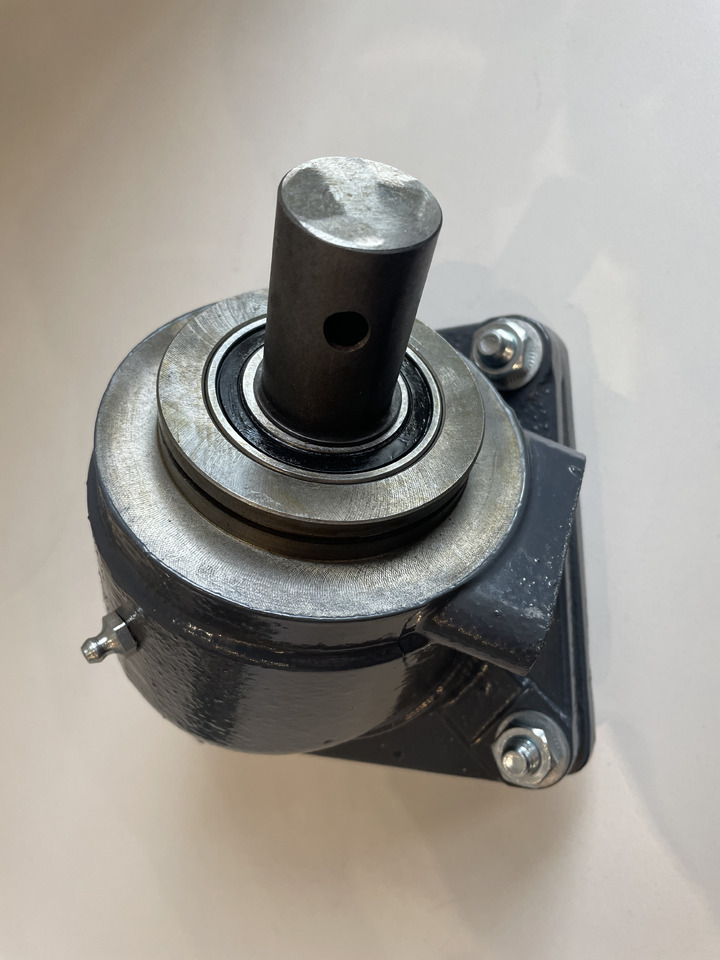 Claas Lexion Tucano - przekładnia kątowa na wielofrez 0007358870 0006475100 0007358880 - Skrzynia biegów i części do Maszyn rolniczych: zdjęcie 2 Claas Lexion Tucano - przekładnia kątowa na wielofrez 0007358870 0006475100 0007358880 - Skrzynia biegów i części do Maszyn rolniczych: zdjęcie 2