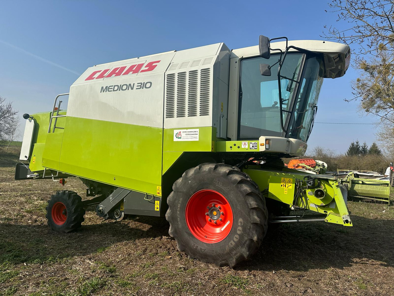 Claas Medion 310 z roku 2002. - Kombajn zbożowy: zdjęcie 5 Claas Medion 310 z roku 2002. - Kombajn zbożowy: zdjęcie 5