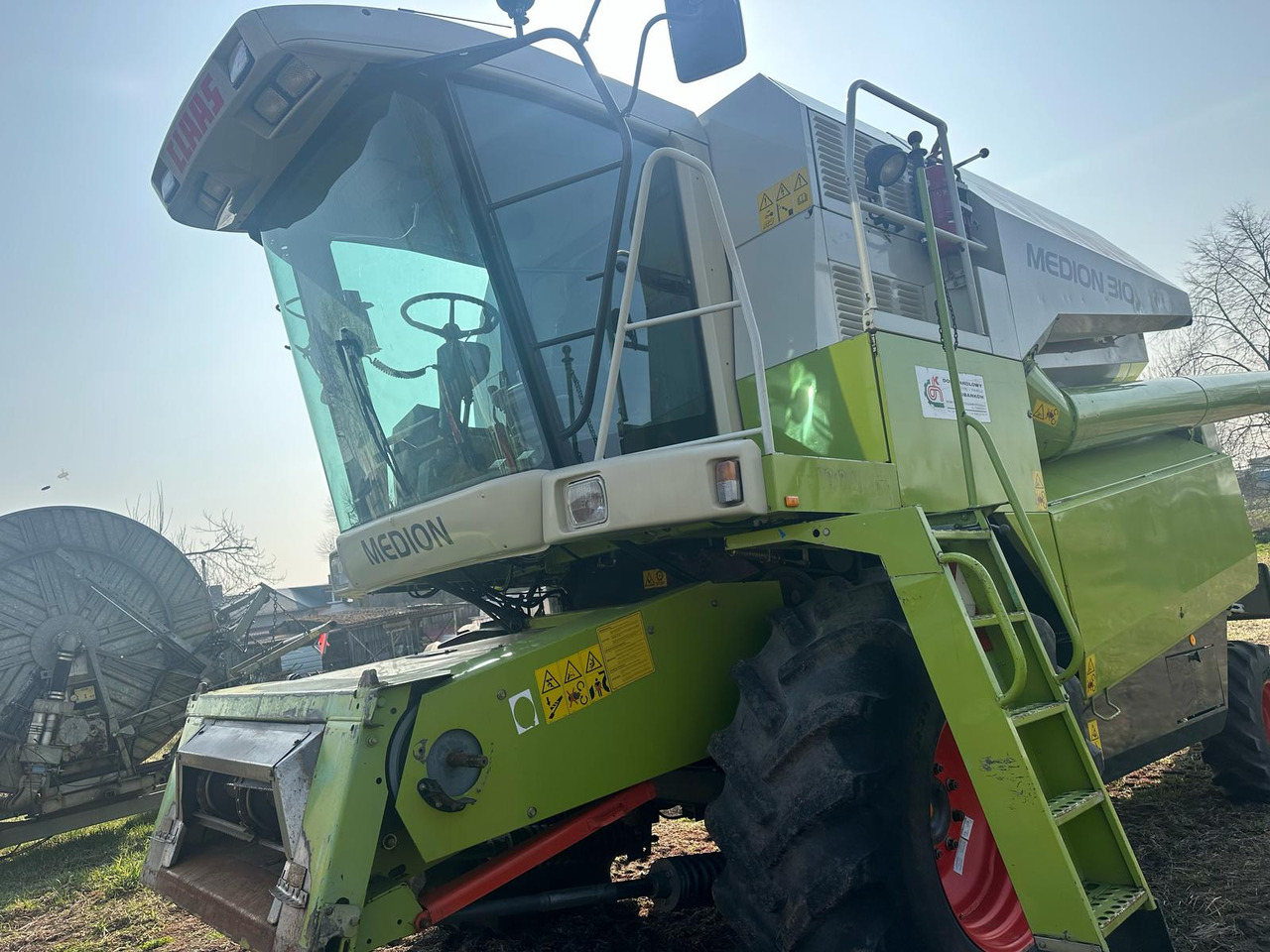 Claas Medion 310 z roku 2002. - Kombajn zbożowy: zdjęcie 2 Claas Medion 310 z roku 2002. - Kombajn zbożowy: zdjęcie 2