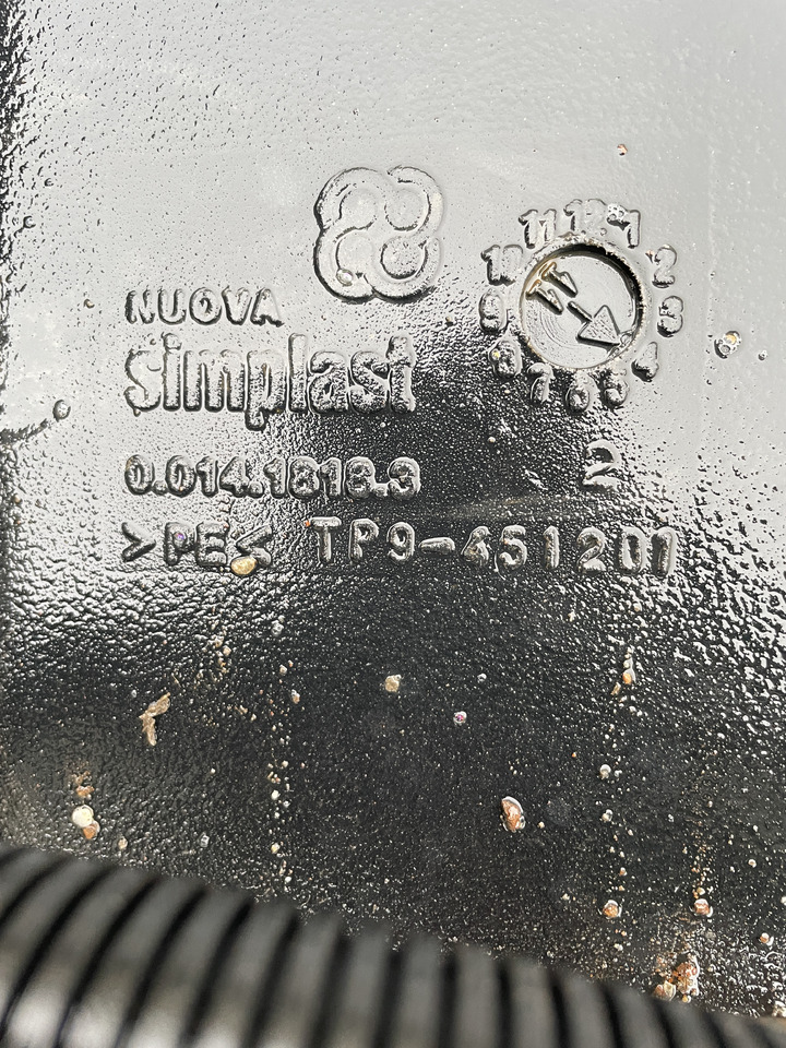 Deutz Fahr Agrotron - zbiornik paliwa 001418183 - Zbiornik paliwa do Maszyn rolniczych: zdjęcie 1 Deutz Fahr Agrotron - zbiornik paliwa 001418183 - Zbiornik paliwa do Maszyn rolniczych: zdjęcie 1