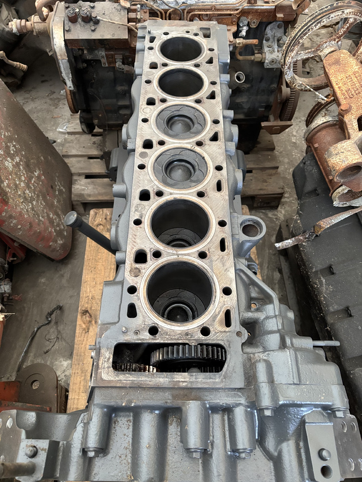 Fendt 936 Gen 7 Silnik D1556LE523 Blok Silnika H218PF150269A - Blok cylindrów do Maszyn rolniczych: zdjęcie 3 Fendt 936 Gen 7 Silnik D1556LE523 Blok Silnika H218PF150269A - Blok cylindrów do Maszyn rolniczych: zdjęcie 3