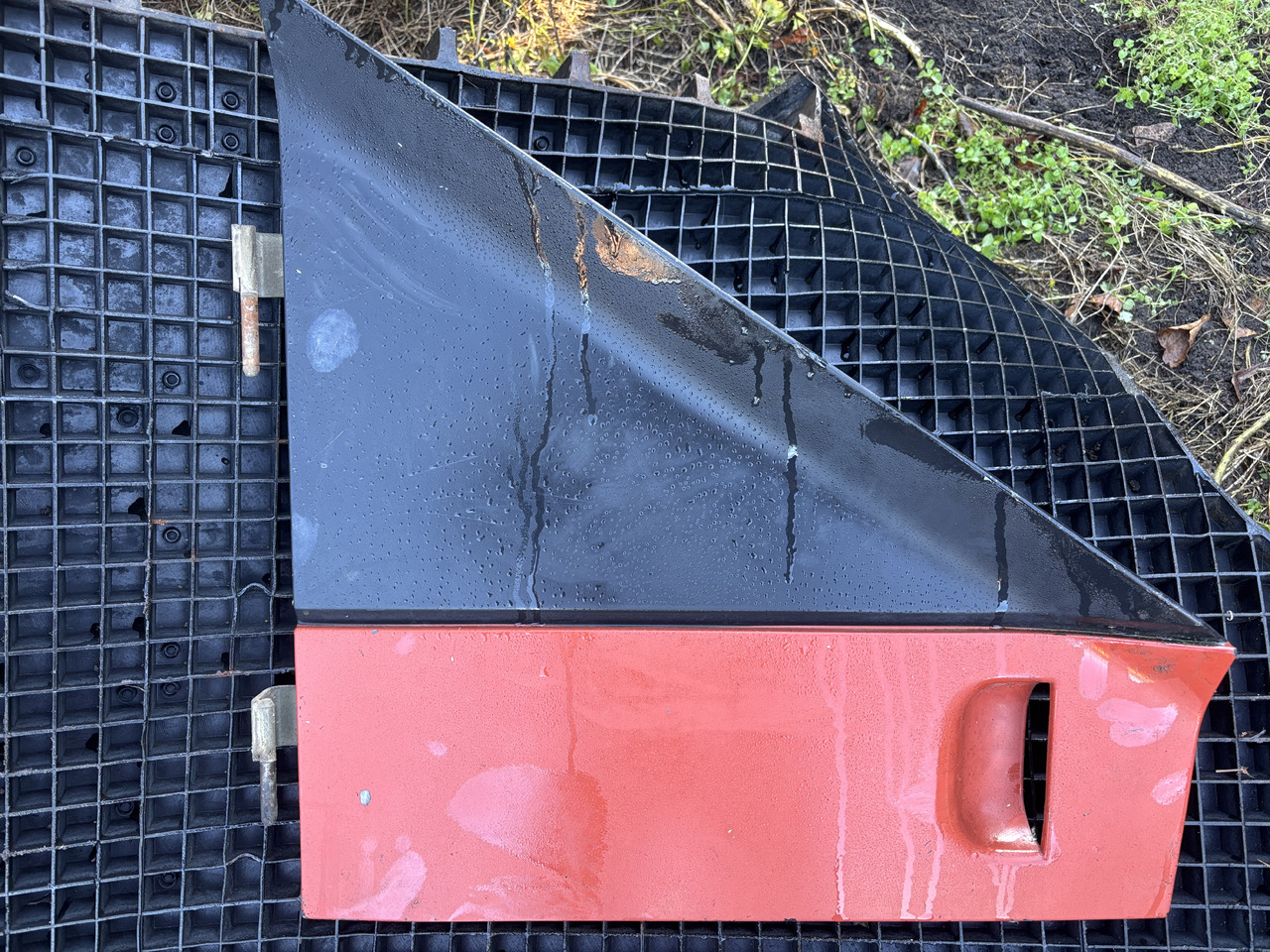 Fiat Agri New Holland G210 G230 G240 - boczek maski - Kaptur do Maszyn rolniczych: zdjęcie 1 Fiat Agri New Holland G210 G230 G240 - boczek maski - Kaptur do Maszyn rolniczych: zdjęcie 1