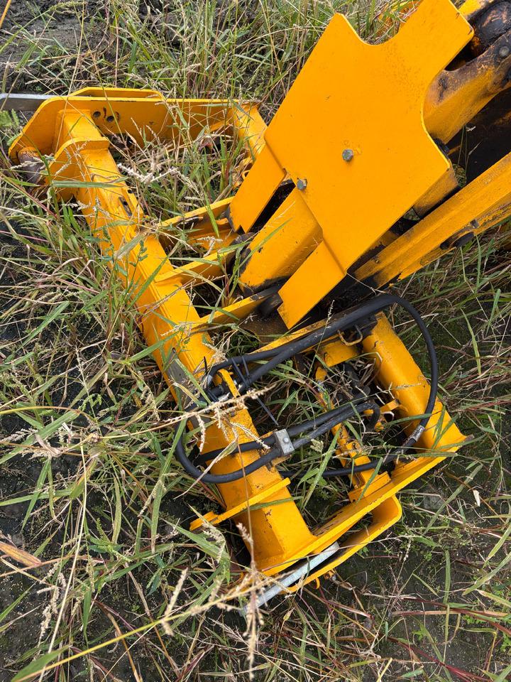 JCB 527-58 Karetka Q-Fit - Szybkozłącza: zdjęcie 1 JCB 527-58 Karetka Q-Fit - Szybkozłącza: zdjęcie 1