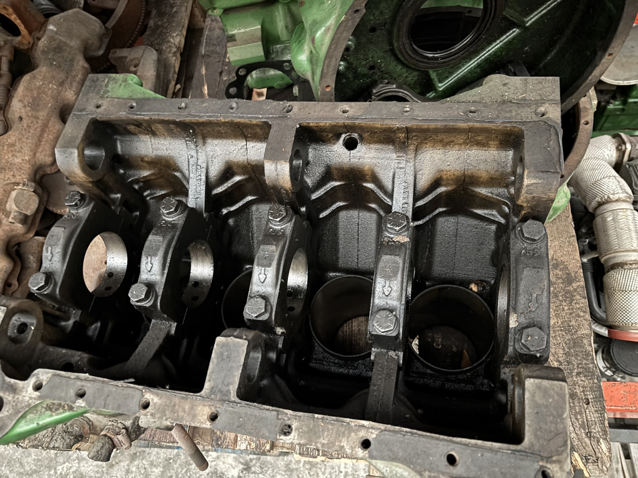 John Deere 4039TF 4045 R116195 R11619 R121421 Blok Silnika Tłoki Obudowa Koła Zamachowego CZĘŚCI - Blok cylindrów do Maszyn rolniczych: zdjęcie 4 John Deere 4039TF 4045 R116195 R11619 R121421 Blok Silnika Tłoki Obudowa Koła Zamachowego CZĘŚCI - Blok cylindrów do Maszyn rolniczych: zdjęcie 4