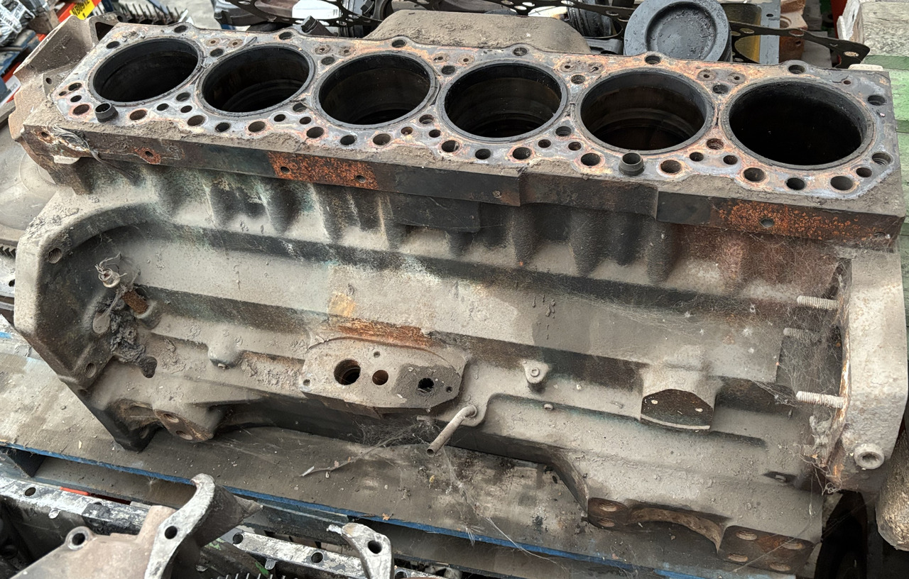 John Deere 6076 R109777 R109780 R109805 R109806 Cylinder Tłoki CZĘŚCI - Blok cylindrów do Maszyn rolniczych: zdjęcie 1 John Deere 6076 R109777 R109780 R109805 R109806 Cylinder Tłoki CZĘŚCI - Blok cylindrów do Maszyn rolniczych: zdjęcie 1