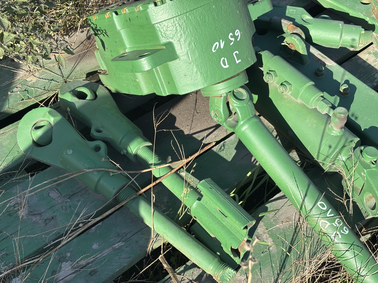 John Deere 6510 Przedni WOM L114345 L114340 L115648 - Skrzynia biegów i części do Maszyn rolniczych: zdjęcie 2 John Deere 6510 Przedni WOM L114345 L114340 L115648 - Skrzynia biegów i części do Maszyn rolniczych: zdjęcie 2