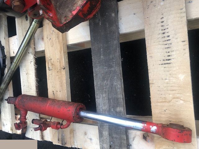 Manitou Carraro - Siłownik Skrętu - Siłownik hydrauliczny do Maszyn rolniczych: zdjęcie 1 Manitou Carraro - Siłownik Skrętu - Siłownik hydrauliczny do Maszyn rolniczych: zdjęcie 1