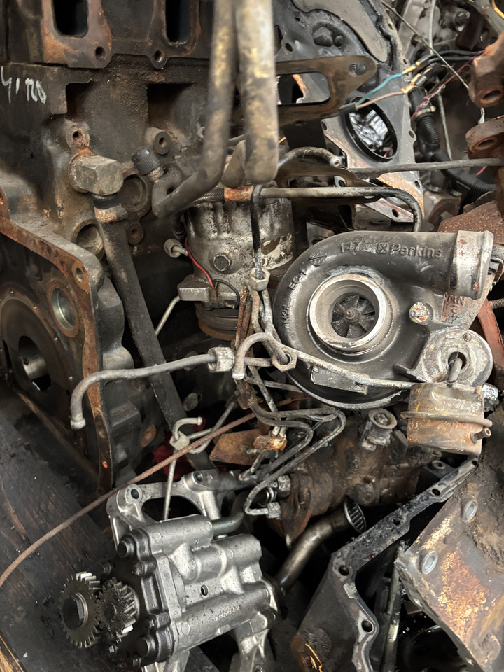 Manitou MLT 634-120 Perkins Silnik Blok Tryby Koło Pasowe Pokrywa Wał Korbowy CZĘŚCI - Wał korbowy do Maszyn rolniczych: zdjęcie 3 Manitou MLT 634-120 Perkins Silnik Blok Tryby Koło Pasowe Pokrywa Wał Korbowy CZĘŚCI - Wał korbowy do Maszyn rolniczych: zdjęcie 3