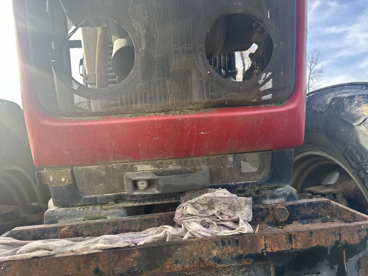 Massey Ferguson 6480 - 6499 grill przedni maska atrapa - Nadwozie i zewnętrzne elementy do Traktorów rolniczych: zdjęcie 1 Massey Ferguson 6480 - 6499 grill przedni maska atrapa - Nadwozie i zewnętrzne elementy do Traktorów rolniczych: zdjęcie 1