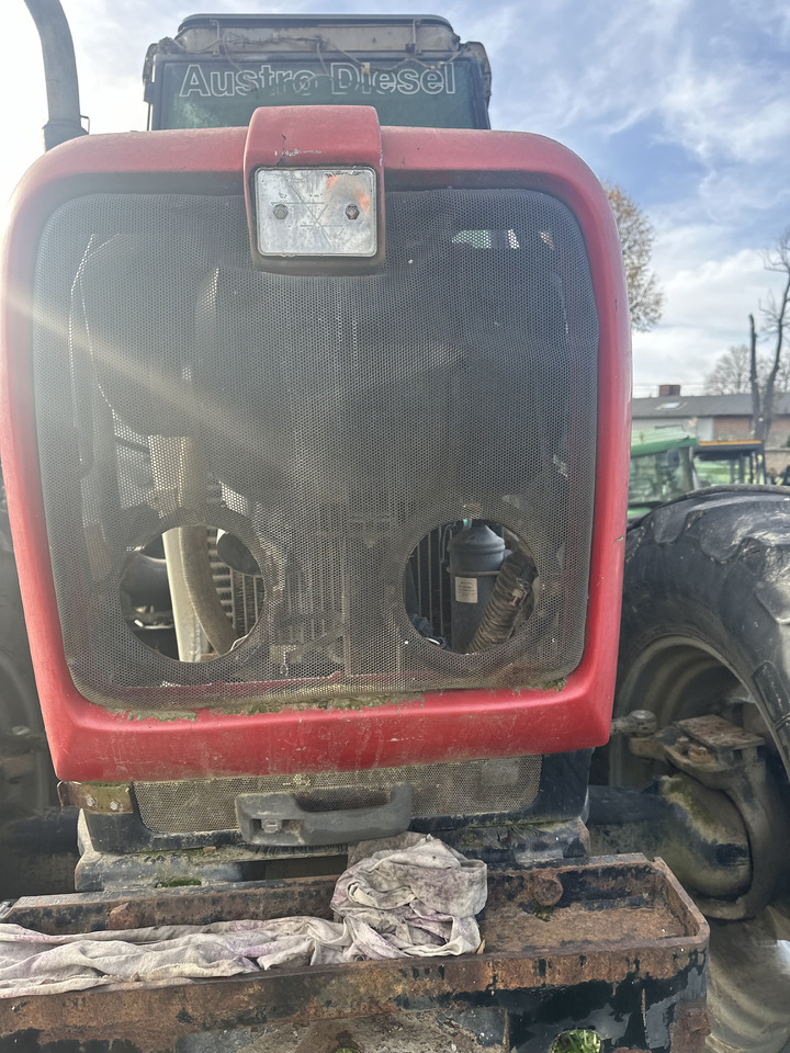 Massey Ferguson 6480 - 6499 grill przedni maska atrapa - Nadwozie i zewnętrzne elementy do Traktorów rolniczych: zdjęcie 4 Massey Ferguson 6480 - 6499 grill przedni maska atrapa - Nadwozie i zewnętrzne elementy do Traktorów rolniczych: zdjęcie 4