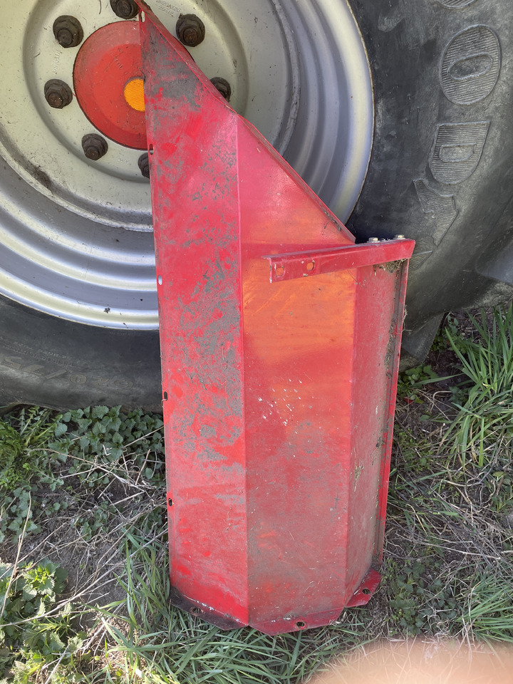Massey Fergusson 32 kombajn - osłona lewa koła - Nadwozie i zewnętrzne elementy do Kombajnów zbożowych: zdjęcie 1 Massey Fergusson 32 kombajn - osłona lewa koła - Nadwozie i zewnętrzne elementy do Kombajnów zbożowych: zdjęcie 1