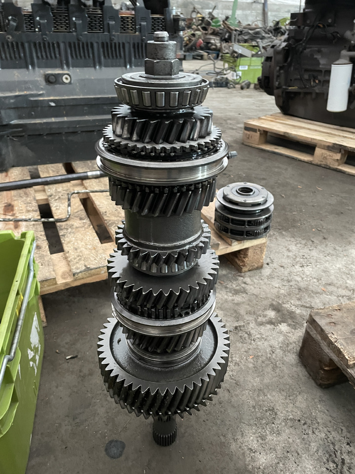 Massey Fergusson 3690 - skrzynia biegów - częśći - Skrzynia biegów do Maszyn rolniczych: zdjęcie 2 Massey Fergusson 3690 - skrzynia biegów - częśći - Skrzynia biegów do Maszyn rolniczych: zdjęcie 2