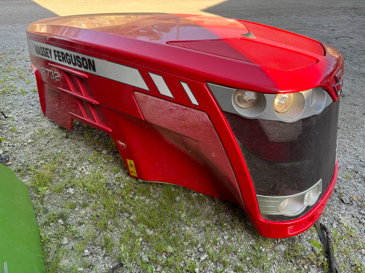 Massey Fergusson 8732 Dyna-VT - maska silnika - Kaptur do Traktorów rolniczych: zdjęcie 2 Massey Fergusson 8732 Dyna-VT - maska silnika - Kaptur do Traktorów rolniczych: zdjęcie 2