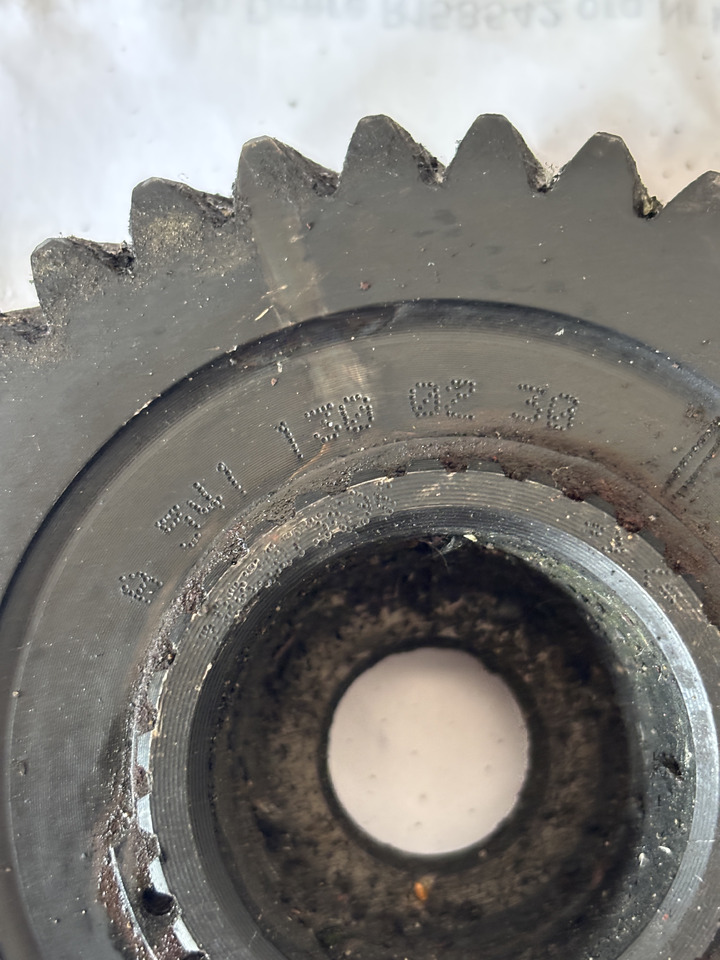 Mercedes OM541 OM542 OM441 OM442 - koło zębate sprężarki powietrza 5411300230, 5411300630 - Sprężarka klimatyzacji: zdjęcie 2 Mercedes OM541 OM542 OM441 OM442 - koło zębate sprężarki powietrza 5411300230, 5411300630 - Sprężarka klimatyzacji: zdjęcie 2