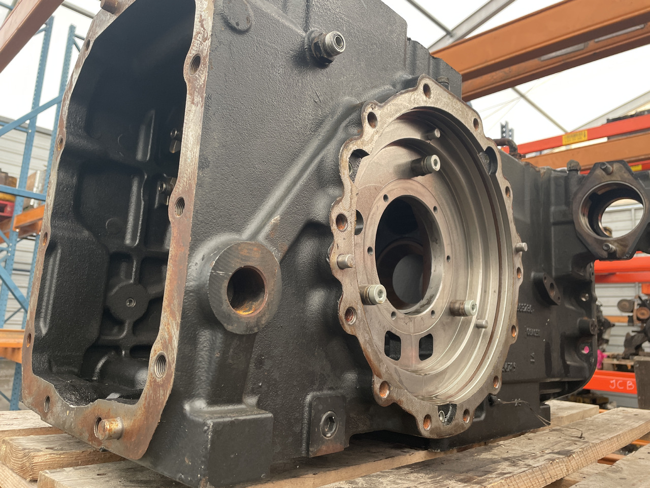 New Holland T6 - skrzynia biegów - części obudowa - Skrzynia biegów do Maszyn rolniczych: zdjęcie 2 New Holland T6 - skrzynia biegów - części obudowa - Skrzynia biegów do Maszyn rolniczych: zdjęcie 2