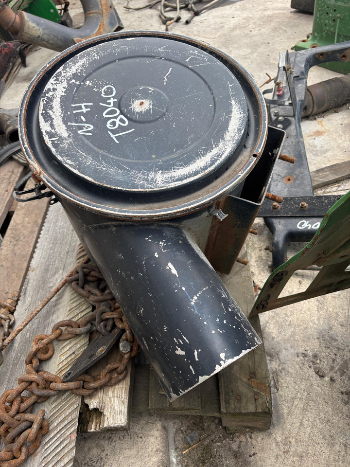 New Holland T8040 Obudowa Filtra Powietrza - Filtr pneumatyczny do Maszyn rolniczych: zdjęcie 1 New Holland T8040 Obudowa Filtra Powietrza - Filtr pneumatyczny do Maszyn rolniczych: zdjęcie 1