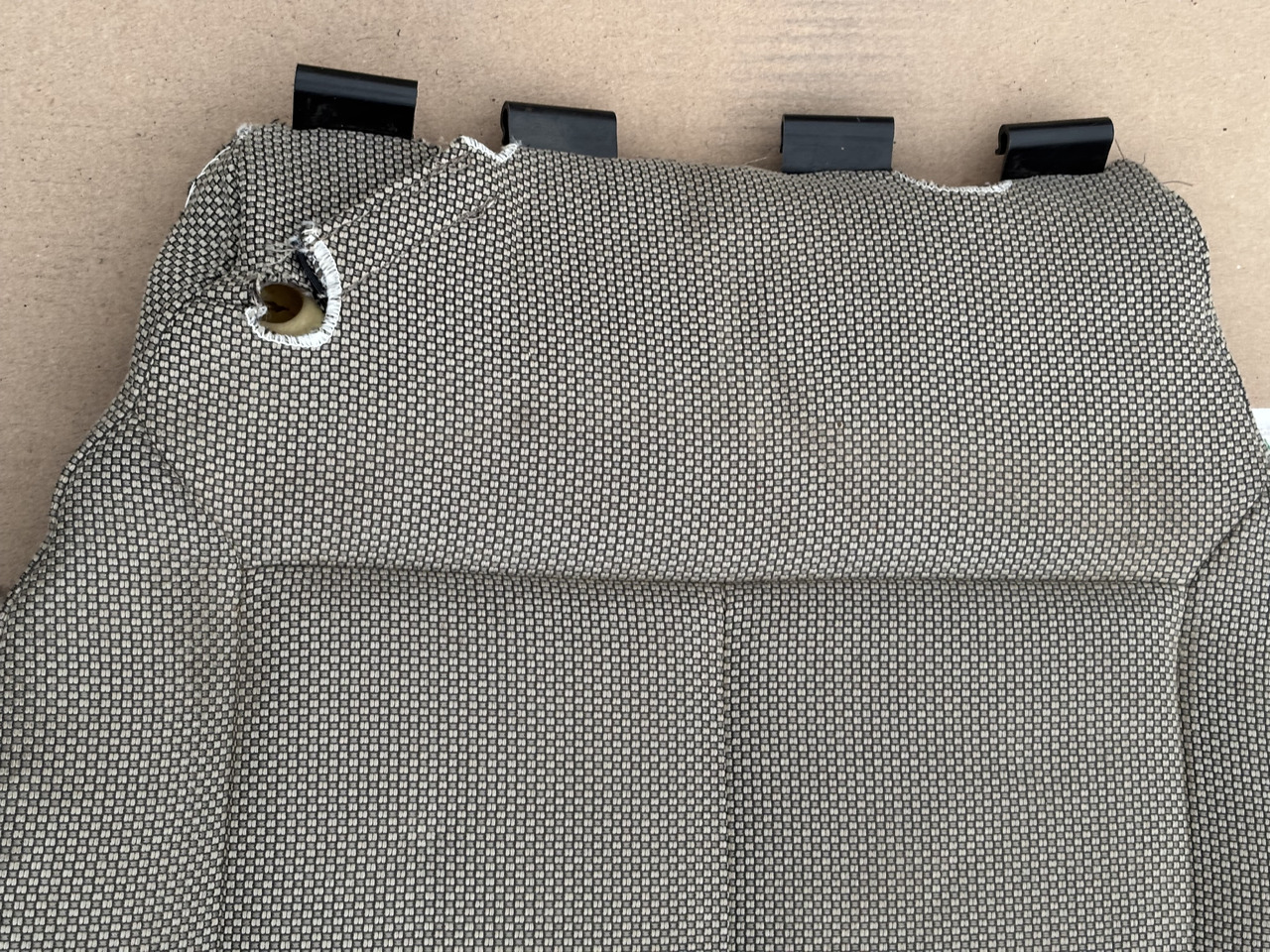 Siedzisko Skórzane John Deere Materiałowe Oryginał RE174401 - Siedzenie do Maszyn rolniczych: zdjęcie 5 Siedzisko Skórzane John Deere Materiałowe Oryginał RE174401 - Siedzenie do Maszyn rolniczych: zdjęcie 5