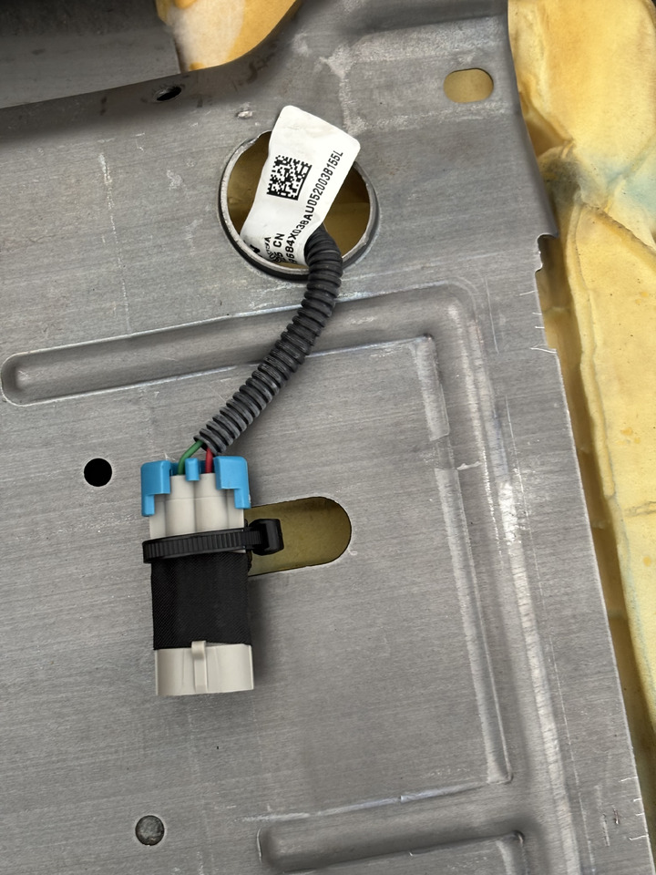 Siedzisko Skórzane John Deere Materiałowe Oryginał RE174401 - Siedzenie do Maszyn rolniczych: zdjęcie 3 Siedzisko Skórzane John Deere Materiałowe Oryginał RE174401 - Siedzenie do Maszyn rolniczych: zdjęcie 3