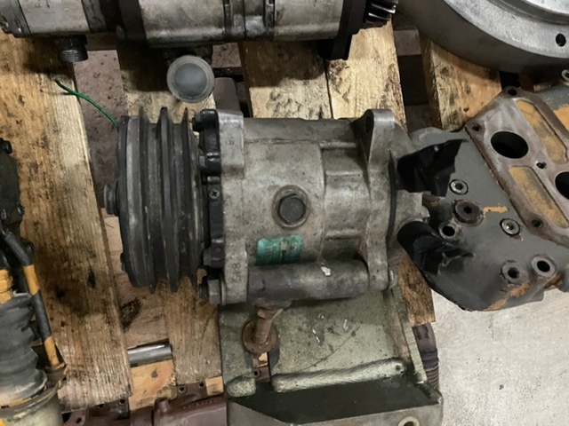 Spręźarka klimatyzacji Liebherr L551 , D916 - Sprężarka klimatyzacji do Maszyn budowlanych: zdjęcie 2 Spręźarka klimatyzacji Liebherr L551 , D916 - Sprężarka klimatyzacji do Maszyn budowlanych: zdjęcie 2