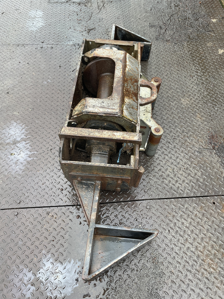 Valtra traktor wyciągarka hydrauliczna CEV - Hydraulika do Maszyn rolniczych: zdjęcie 1 Valtra traktor wyciągarka hydrauliczna CEV - Hydraulika do Maszyn rolniczych: zdjęcie 1