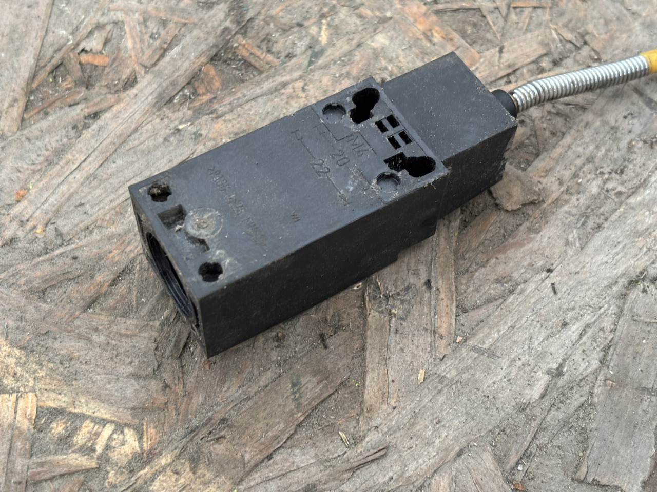 Wyłącznik Krańcowy LS-11S - Czujnik do Maszyn budowlanych: zdjęcie 3 Wyłącznik Krańcowy LS-11S - Czujnik do Maszyn budowlanych: zdjęcie 3