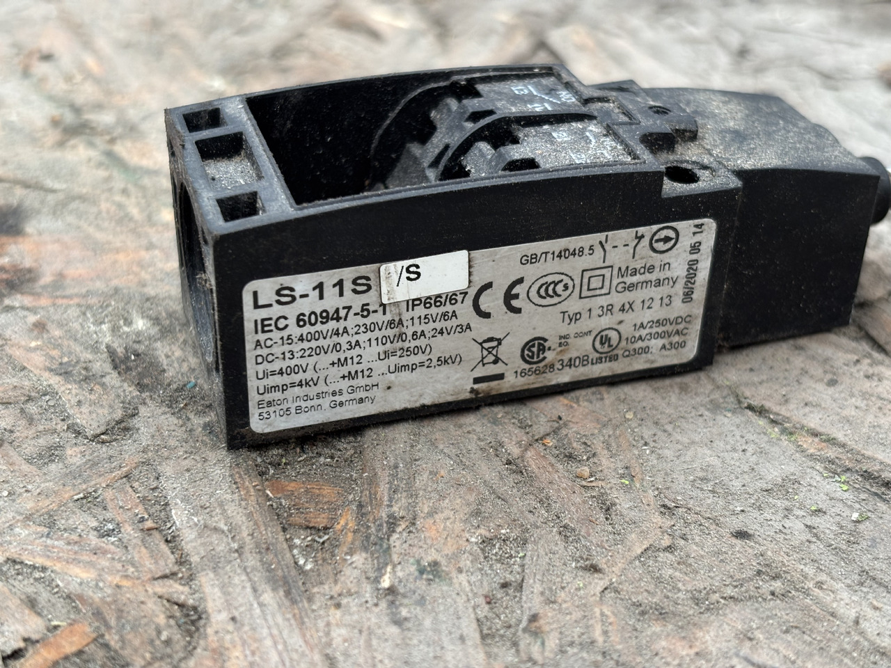 Wyłącznik Krańcowy LS-11S - Czujnik do Maszyn budowlanych: zdjęcie 2 Wyłącznik Krańcowy LS-11S - Czujnik do Maszyn budowlanych: zdjęcie 2