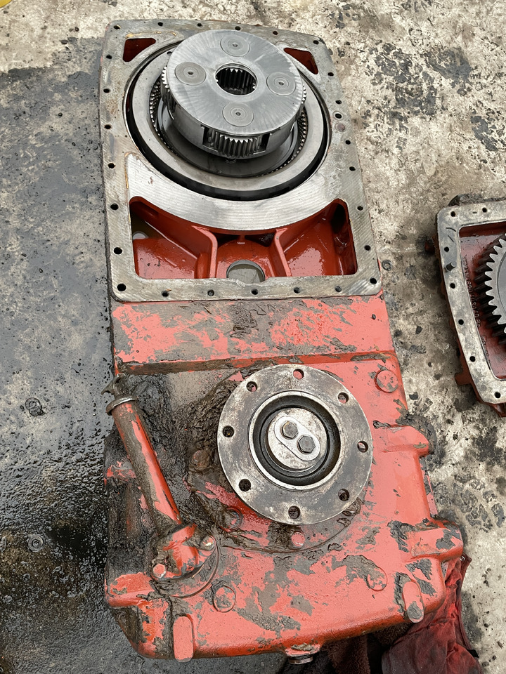 ZF 4PW45H1 Zettelmayer Volvo - skrzynia biegów - obudowa - Skrzynia biegów do Maszyn rolniczych: zdjęcie 1 ZF 4PW45H1 Zettelmayer Volvo - skrzynia biegów - obudowa - Skrzynia biegów do Maszyn rolniczych: zdjęcie 1