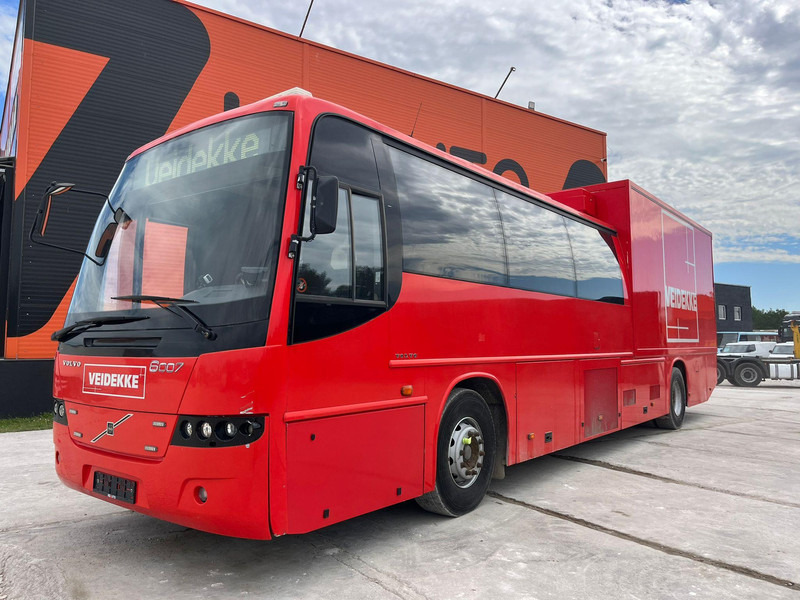 Volvo B12M 4x2 14 SEATS / AC / AUXILIARY HEATING / WC / KITCHEN - Podmiejski autobus: zdjęcie 1 Volvo B12M 4x2 14 SEATS / AC / AUXILIARY HEATING / WC / KITCHEN - Podmiejski autobus: zdjęcie 1