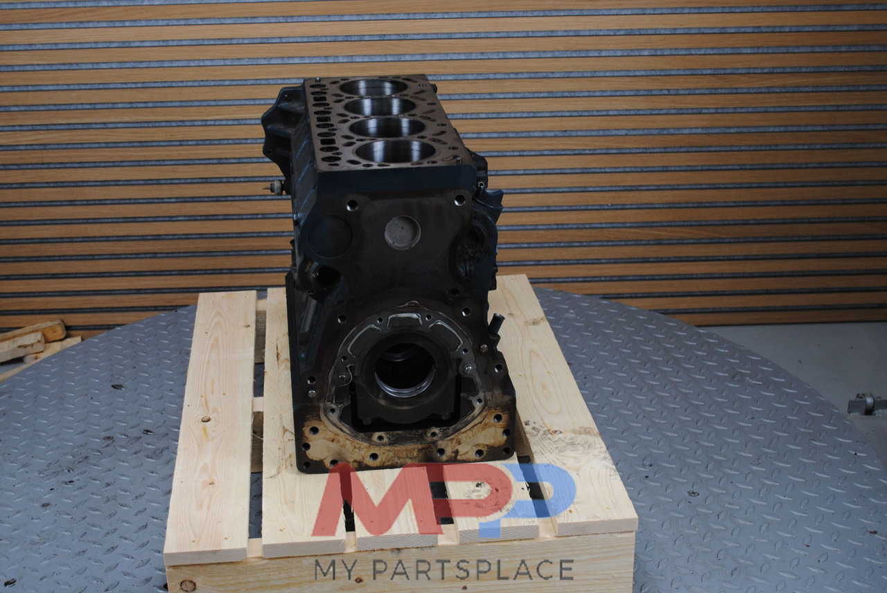 Kubota Blok Kubota V3300 - Blok cylindrów do Maszyn budowlanych: zdjęcie 5 Kubota Blok Kubota V3300 - Blok cylindrów do Maszyn budowlanych: zdjęcie 5